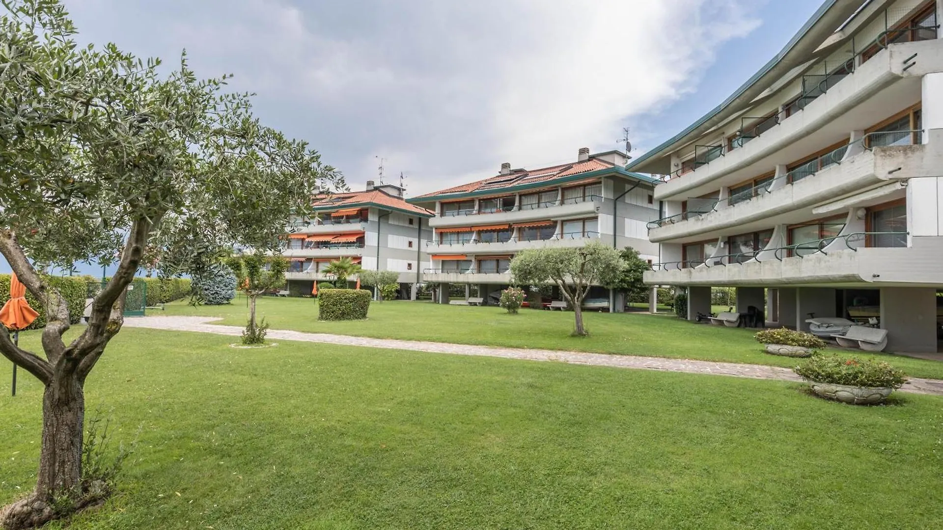 Apartment Residence Gigi Complex Manerba Manerba del Garda